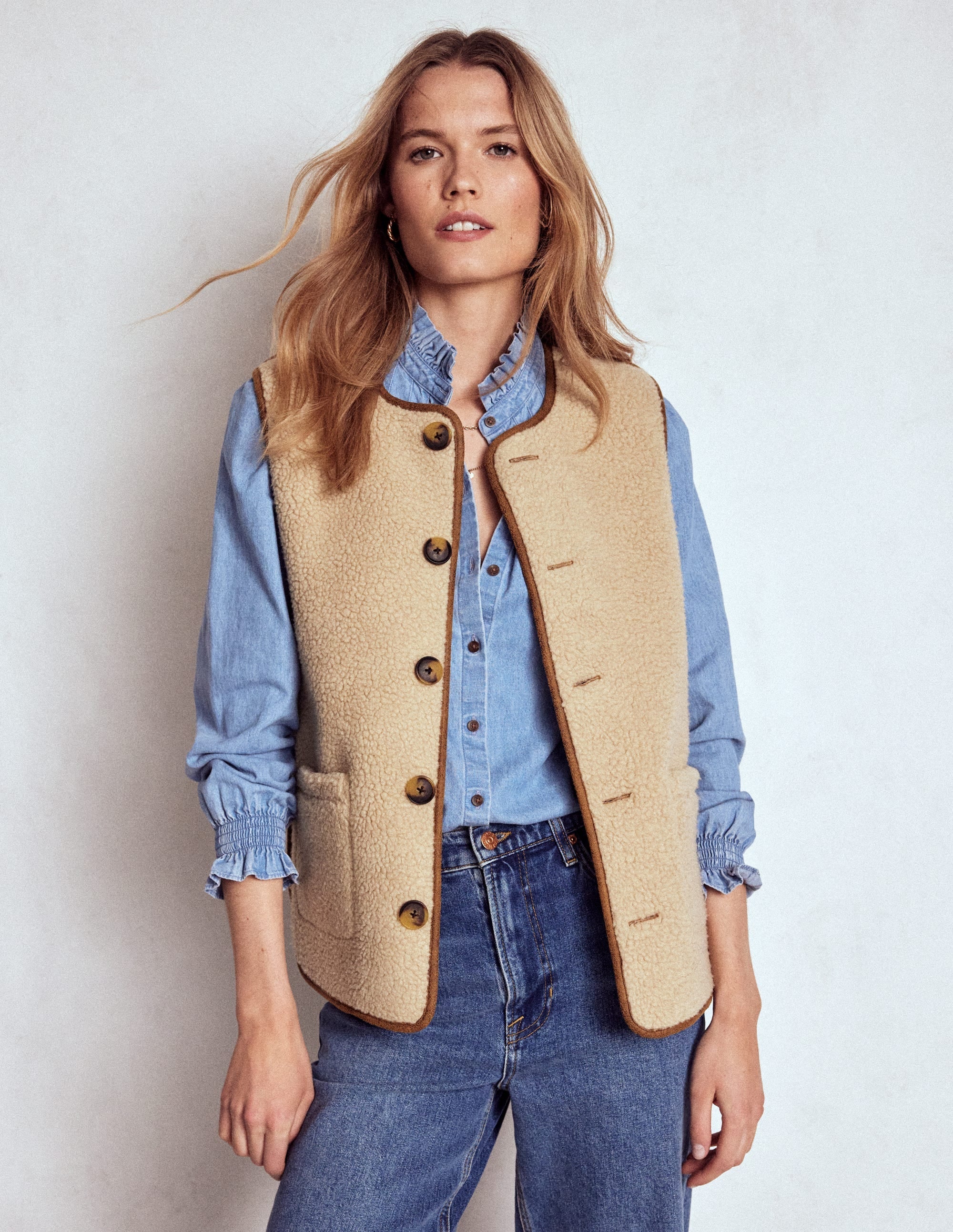 Clerkenwell Reversible Gilet-Hazelnut Brown, Natural