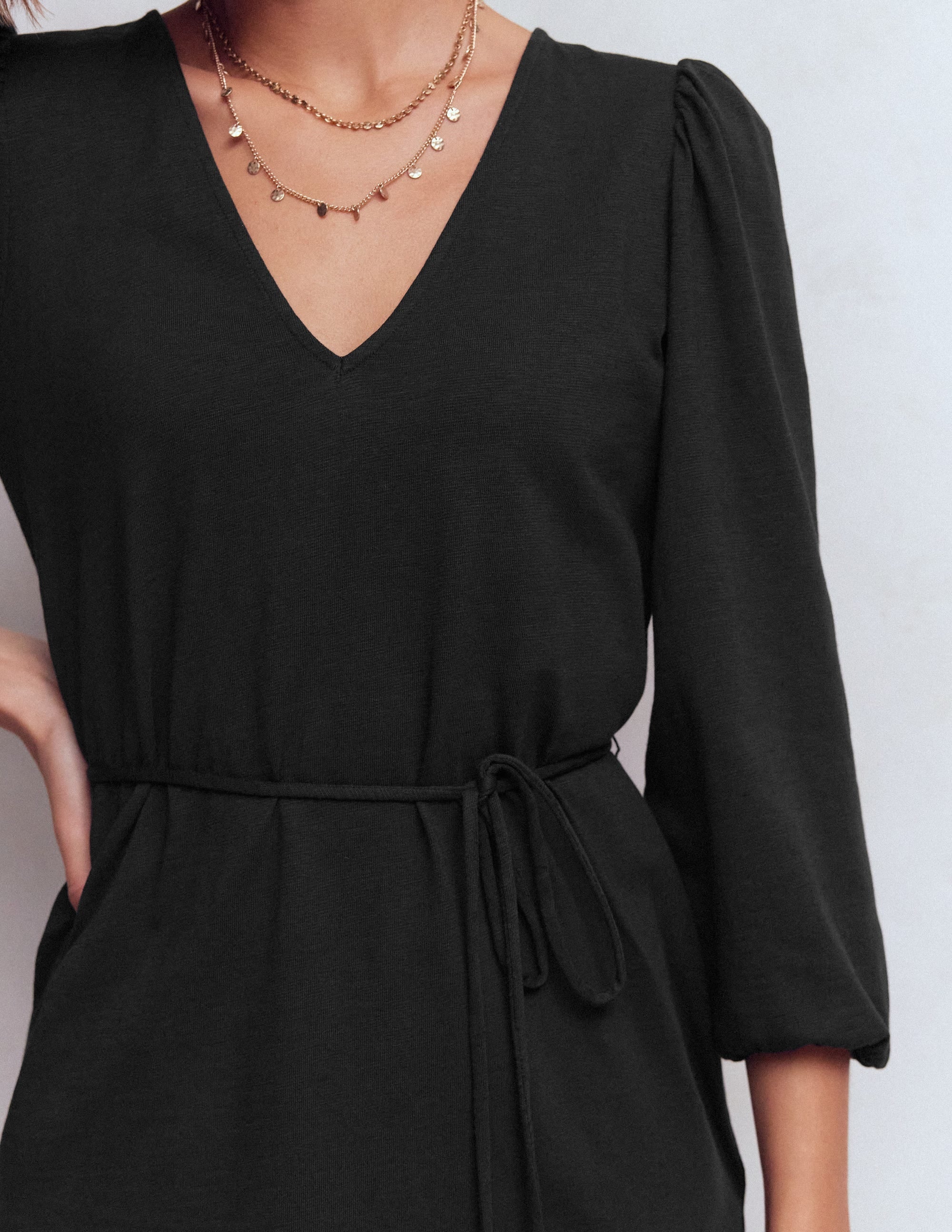 Cary V-Neck Short Dress-Black