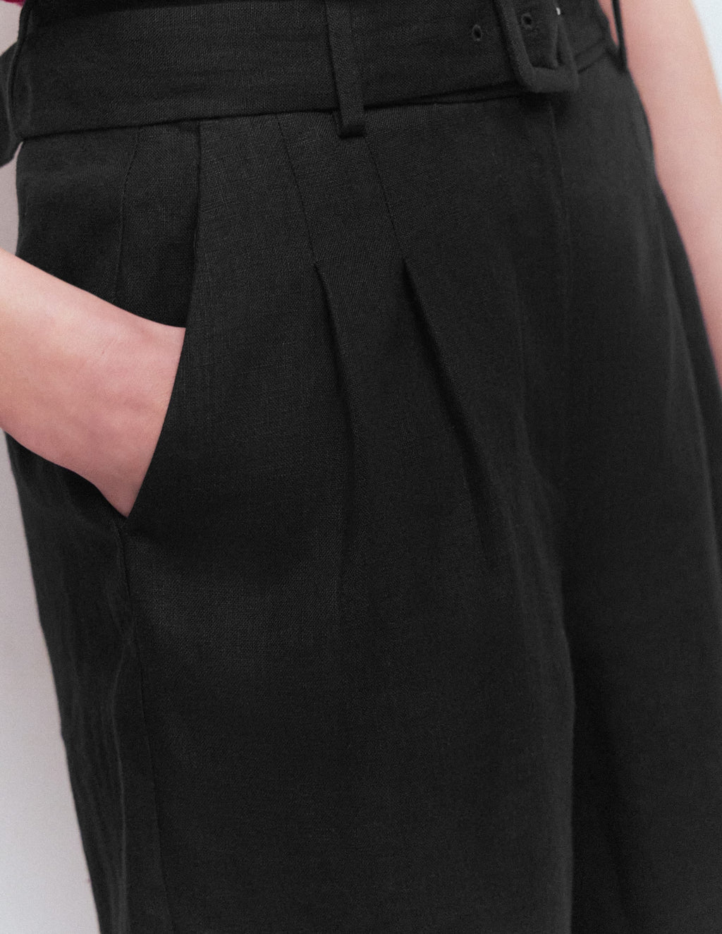 Chelsea Belted Linen Shorts-Black