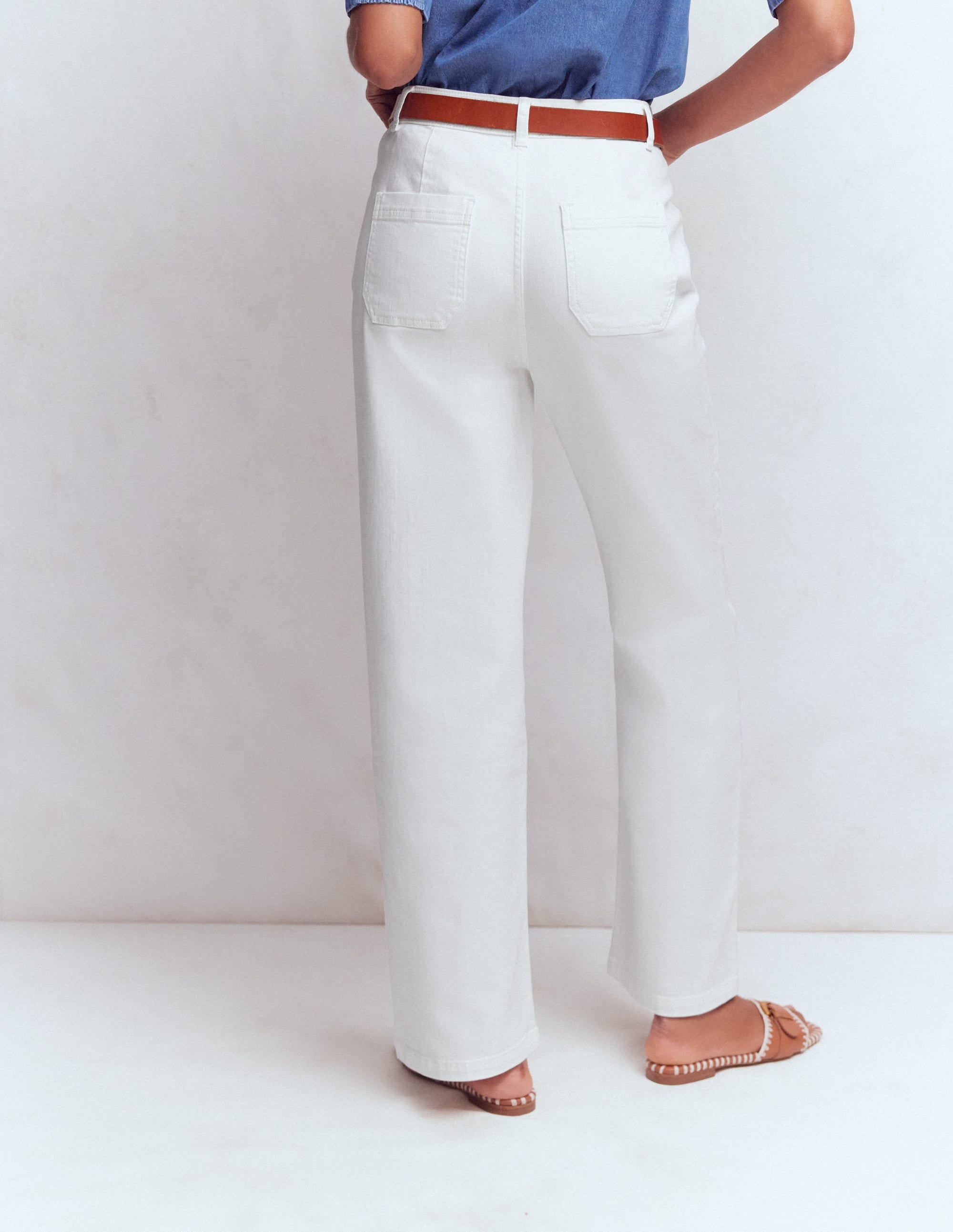 Straight Leg Pocket Jeans-White