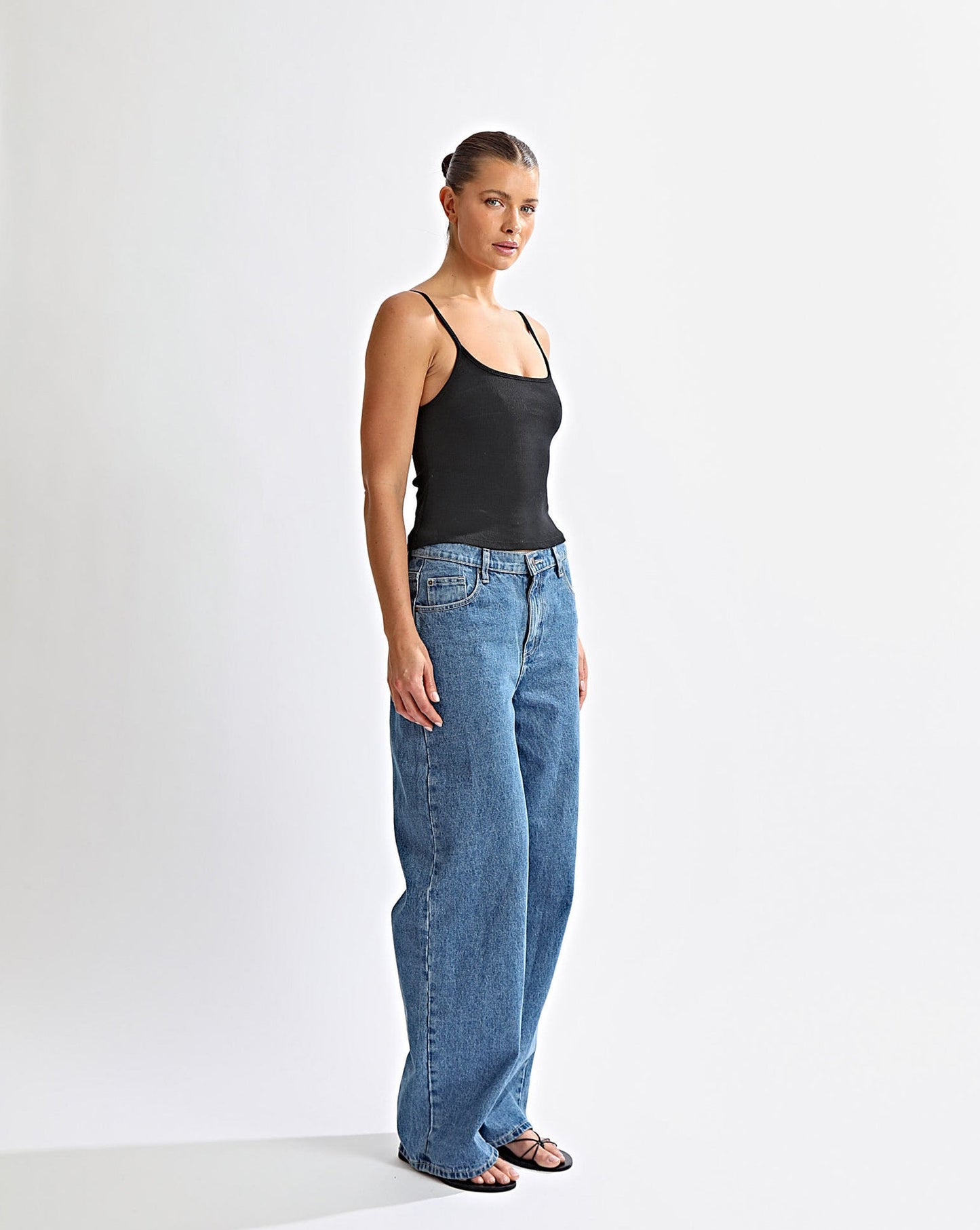 Oli Tank Black