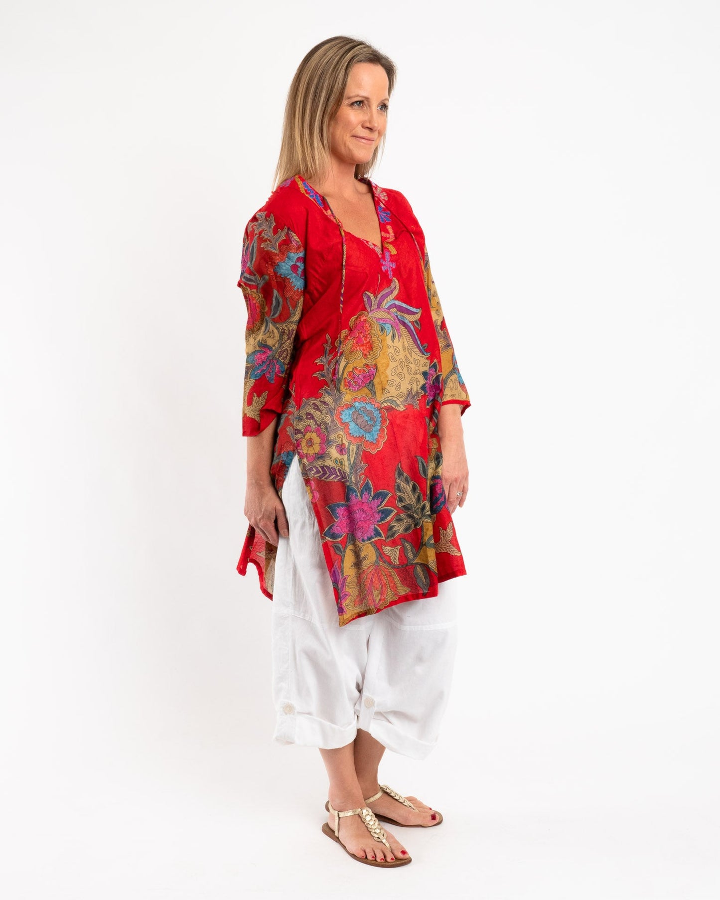 Embroidered Knee-length Kurta in Red Floral