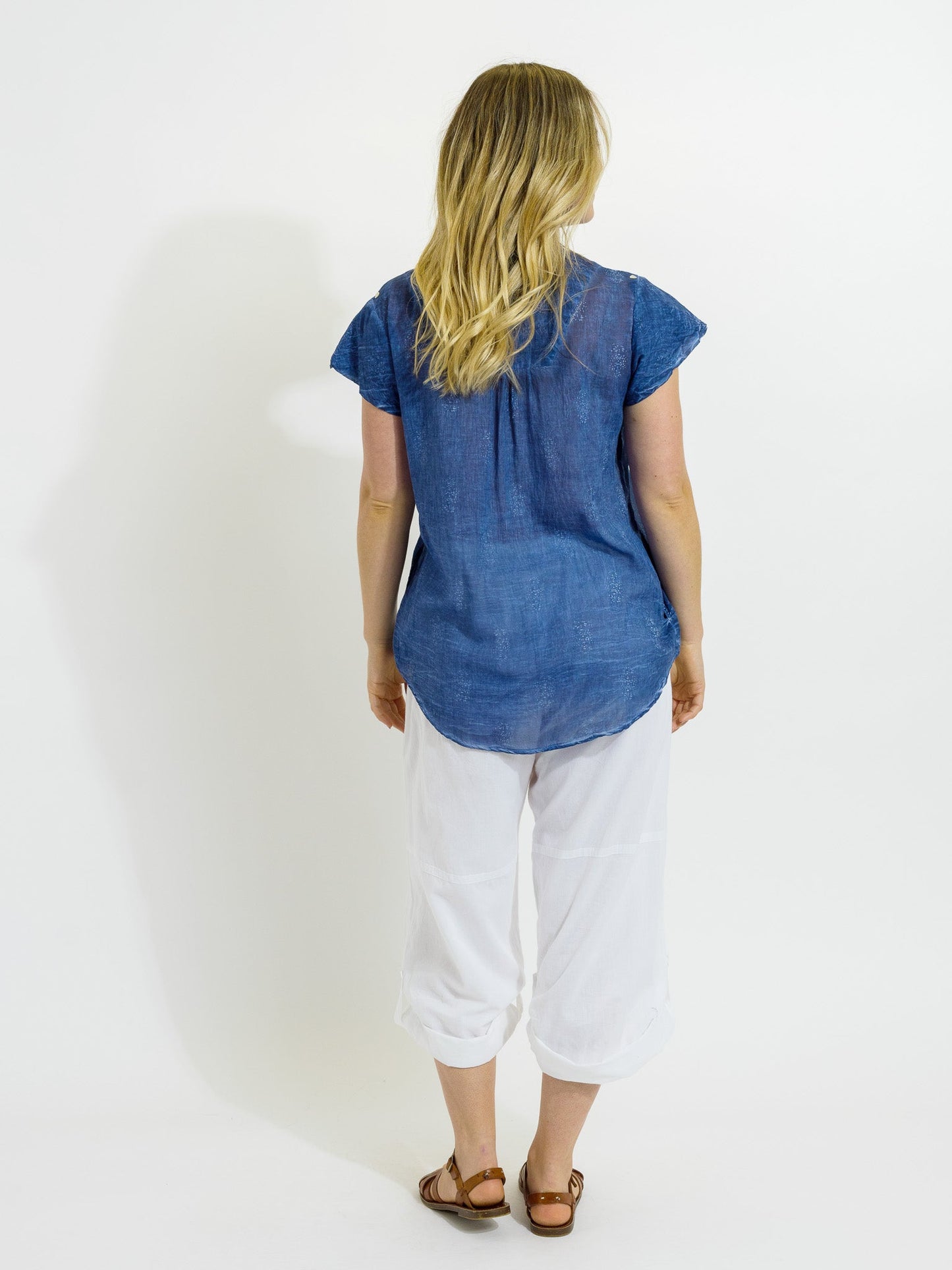 Magnetic Cap Sleeve Shirt in Denim Wash
